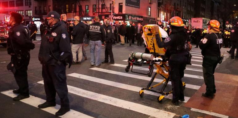 Кола се вряза в протест в Ню Йорк, 7 ранени